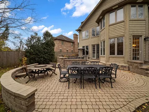 Exterior - 1437 Sunset Ridge Rd, Glenview, IL 60025 photo 2 of 7