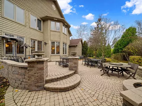 Exterior - 1437 Sunset Ridge Rd, Glenview, IL 60025 photo 3 of 7