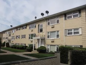 5029 N East River Rd #1A, Norridge, IL 60706