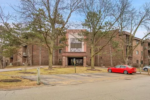 1002 Castilian Ct #302, Glenview, IL 60025