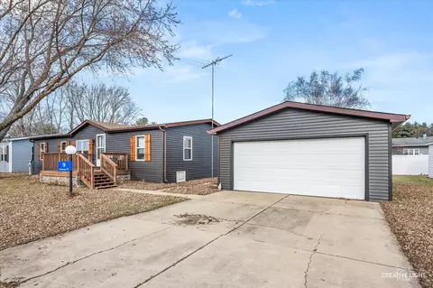 9 Chrissy Dr, Sandwich, IL 60548