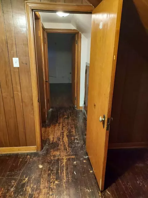Entry Way - 104 E 150th St E, Harvey, IL 60426 photo 1 of 2