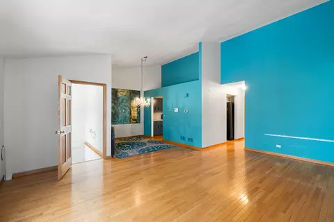 Living - 532 E Devon Ave, Roselle, IL 60172 photo 3 of 5
