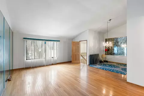 Living - 532 E Devon Ave, Roselle, IL 60172 photo 1 of 5