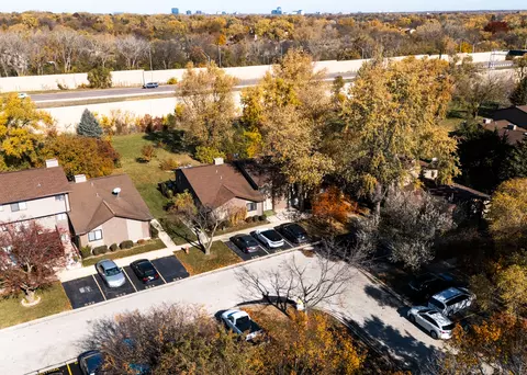 View/Area - 532 E Devon Ave, Roselle, IL 60172 photo 3 of 4