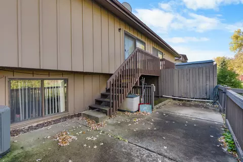Exterior - 532 E Devon Ave, Roselle, IL 60172 photo 2 of 5