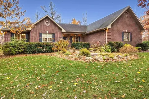 37 Conservation Ct, Lasalle, IL 61301