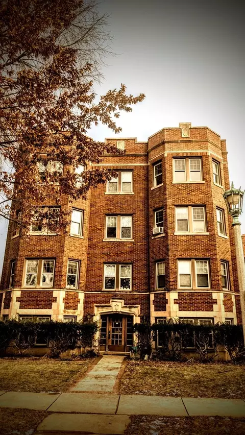 816 S Maple Ave #3S, Oak Park, IL 60304