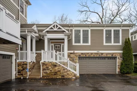 834 Chestnut St, Deerfield, IL 60015