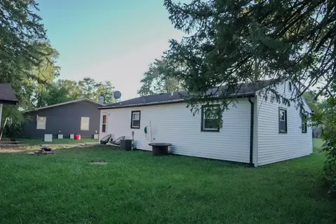 Exterior - 15315 Cherry Ln, Markham, IL 60428 photo 5 of 7