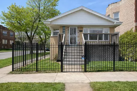 7758 S Burnham Ave, Chicago, IL 60649