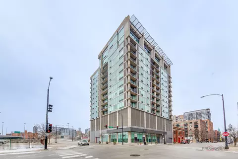 700 W Van Buren St #1402, Chicago, IL 60607