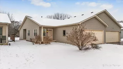 40 S Walnut Dr, North Aurora, IL 60542