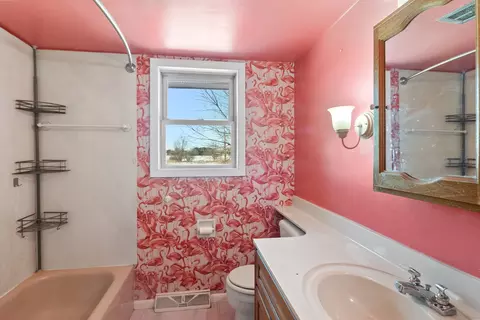 Bath - Undisclosed, Harvard, IL 60033 photo 1 of 1