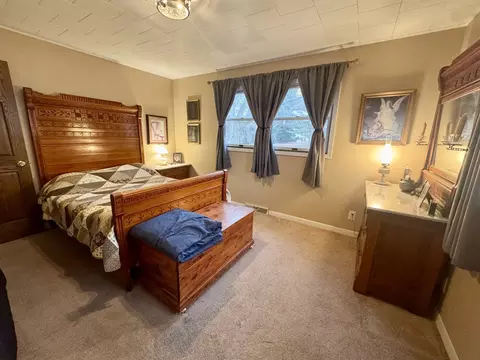Bedroom - 206 E Warren St, Le Roy, IL 61752 photo 1 of 4