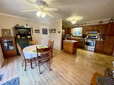 Dining - 206 E Warren St, Le Roy, IL 61752 photo 1 of 1