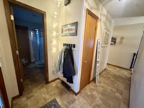 Entry Way - 206 E Warren St, Le Roy, IL 61752 photo 1 of 1