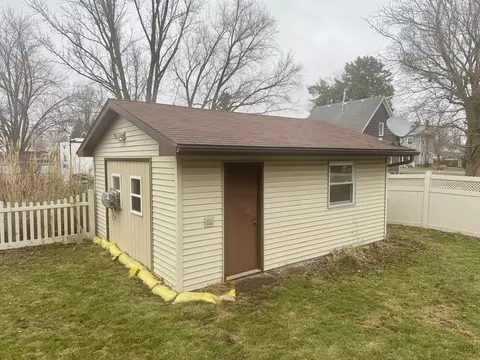 Other - 206 E Warren St, Le Roy, IL 61752 photo 3 of 4
