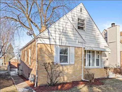 32 166th Pl, Calumet City, IL 60409