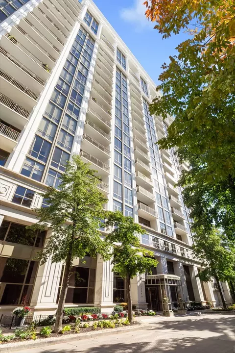 1335 S Prairie Ave #1802, Chicago, IL 60605