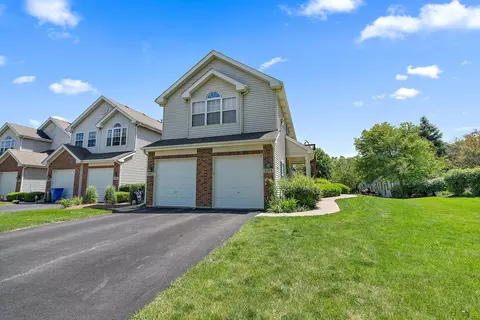 7105 Westwood Dr #7105, Carpentersville, IL 60110