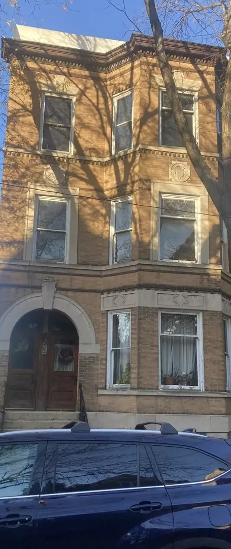 2042 W Walton St, Chicago, IL 60622