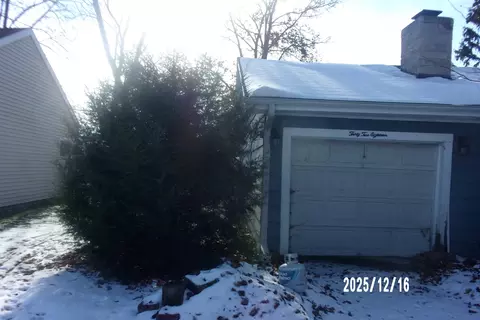 3218 Old Waldron Rd, Kankakee, IL 60901 photo 2