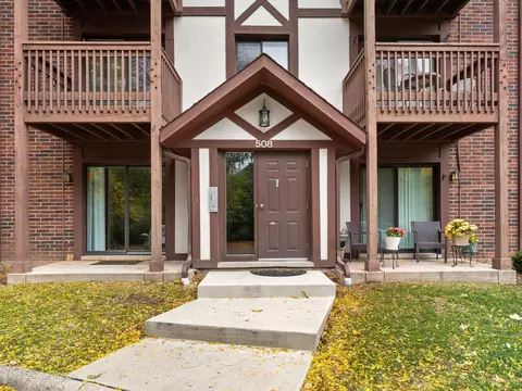 508 Taylor Ave #A, Glen Ellyn, IL 60137
