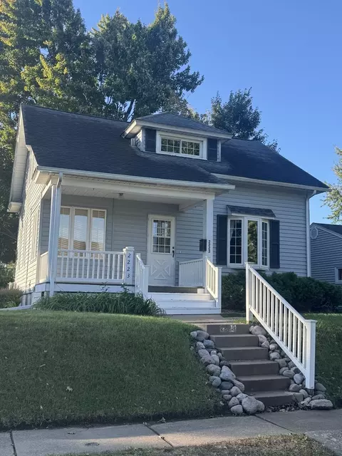 2223 W Lombard St, Davenport, IA 52804