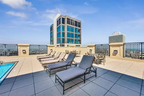 Exterior - 10 E Delaware Pl #20A, Chicago, IL 60610 photo 8 of 10