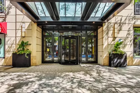 Exterior - 10 E Delaware Pl #20A, Chicago, IL 60610 photo 2 of 10