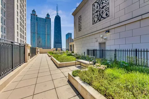Exterior - 10 E Delaware Pl #20A, Chicago, IL 60610 photo 10 of 10