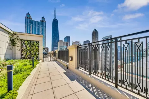 Exterior - 10 E Delaware Pl #20A, Chicago, IL 60610 photo 9 of 10