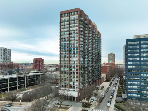 4170 N Marine Dr #10D, Chicago, IL 60613
