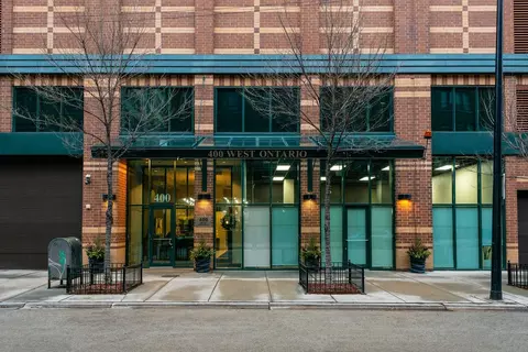 400 W Ontario St #1801, Chicago, IL 60654