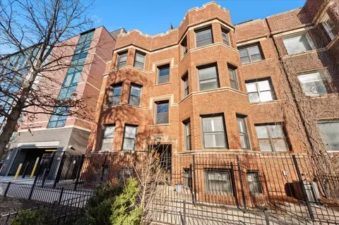 744 W Cornelia Ave #2W, Chicago, IL 60657