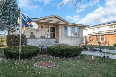 10840 S Kolmar Ave, Oak Lawn, IL 60453
