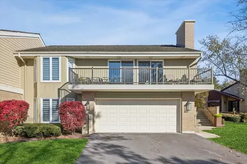 165 Briarwood N, Oak Brook, IL 60523