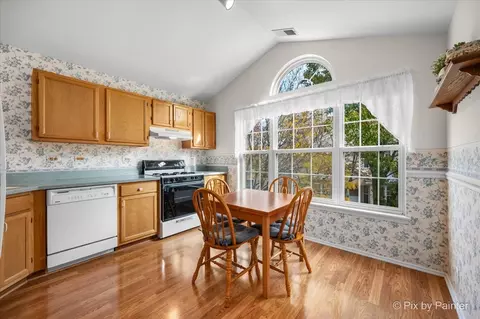 Kitchen - 445 Cromwell Cir #3, Bartlett, IL 60103 photo 1 of 2