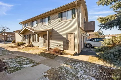 29 W560 Winchester Cir #4, Warrenville, IL 60555