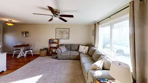 Living - 17 Greenlawn Dr, Kankakee, IL 60901 photo 3 of 3