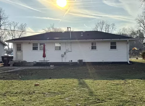 Exterior - 17 Greenlawn Dr, Kankakee, IL 60901 photo 2 of 4