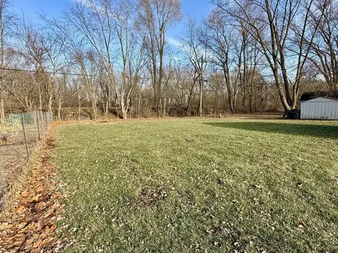 Exterior - 17 Greenlawn Dr, Kankakee, IL 60901 photo 4 of 4