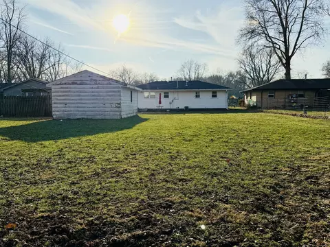 Exterior - 17 Greenlawn Dr, Kankakee, IL 60901 photo 3 of 4
