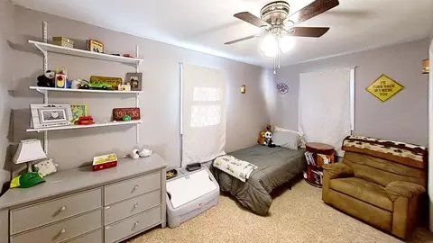 Bedroom - 17 Greenlawn Dr, Kankakee, IL 60901 photo 4 of 5