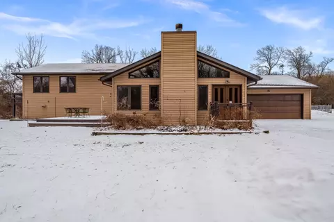 8087 Auburn Rd, Winnebago, IL 61088