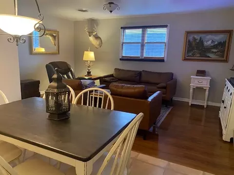 Dining - 727 15th St, Peru, IL 61354 photo 1 of 3