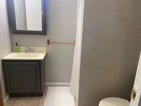 Bath - 727 15th St, Peru, IL 61354 photo 2 of 2