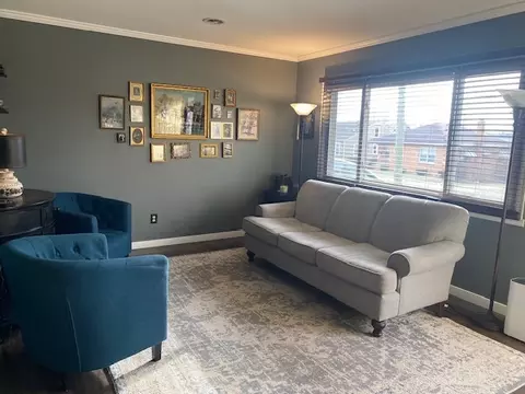 Living - 727 15th St, Peru, IL 61354 photo 1 of 4