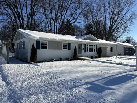 514 Garden Dr, Belvidere, IL 61008